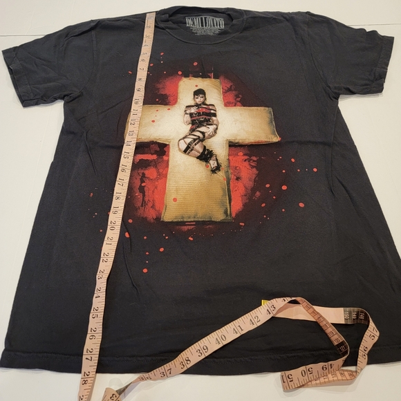 Demi Lavato CROSS BED T-SHIRT Holy F*ck Size Medium NEW! - Picture 6 of 10